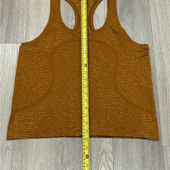 SOLD- Lululemon Size 10 Swiftly Top Tech Racerback 2.0 Race Length Copper Brown - Picture 4 of 10
